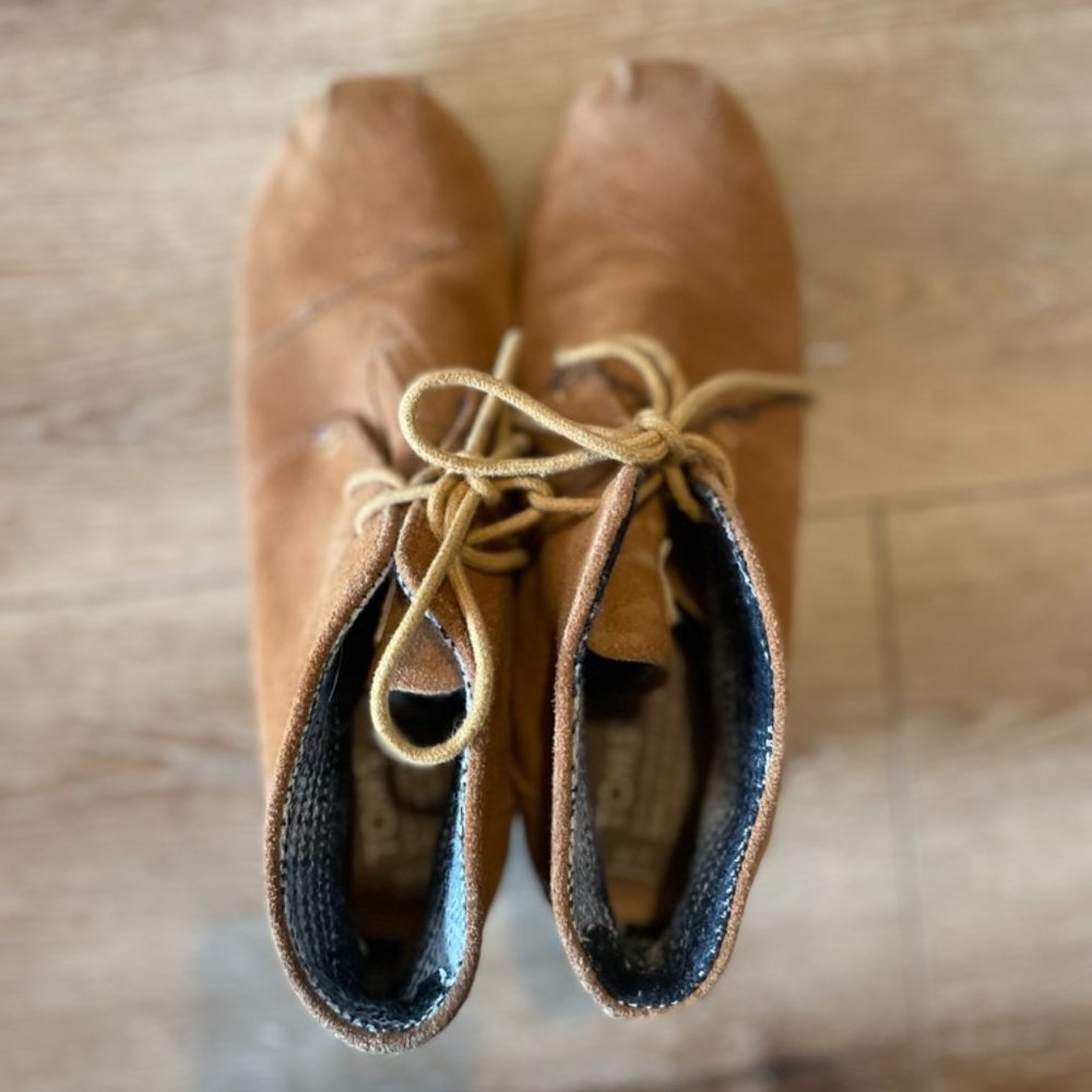 Toms - Suede wedge heels / booties